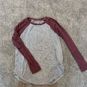 American Eagle Outfitters Gray and Burgundy Long Sleeve Tee